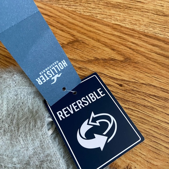 NWT Hollister Reversible Sweater L - Picture 9 of 11